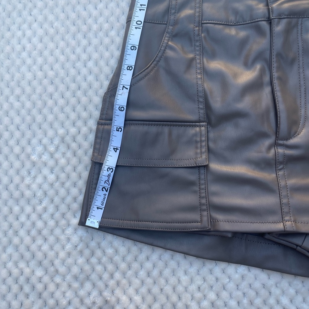 Zara Black Faux Leather Cargo Shorts - Picture 6 of 8